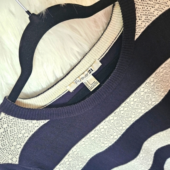 Forever 21 Lace Overlay Pullover Crewneck Sweater - Picture 3 of 4